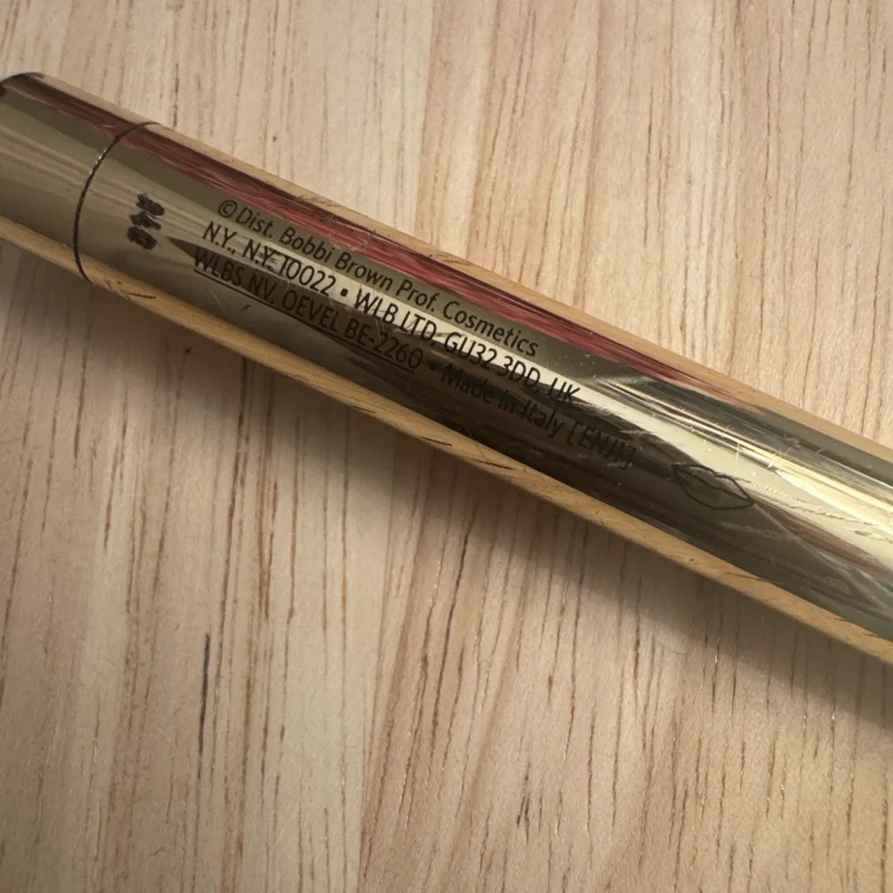 Bobbi Brown Luxe Defining Lipstick- Orchid Noir